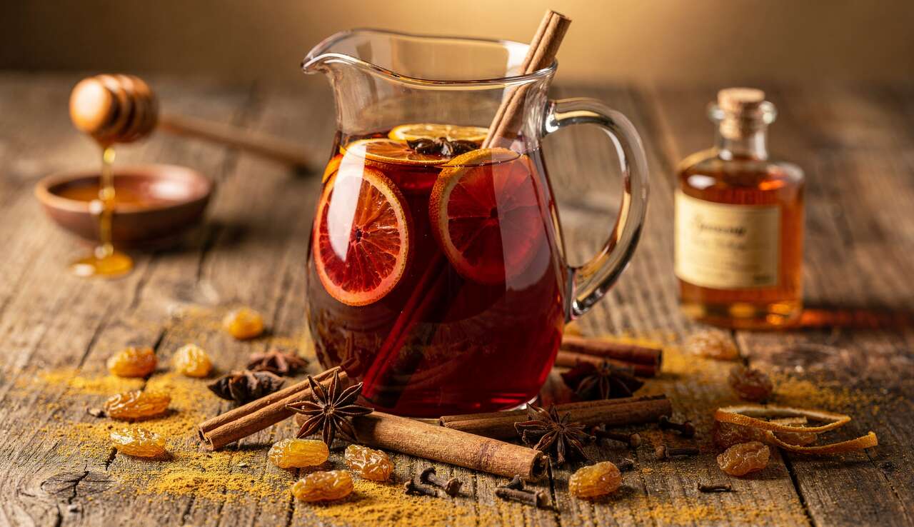 Recette Sangria d'Hiver : un Cocktail Festif aux Saveurs Profondes