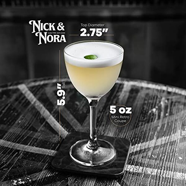 Découvrez notre sélection de verres à cocktail rétro en cristal avec avis détaillés. Trouvez le verre vintage parfait pour vos cocktails et apéritifs entre amis.