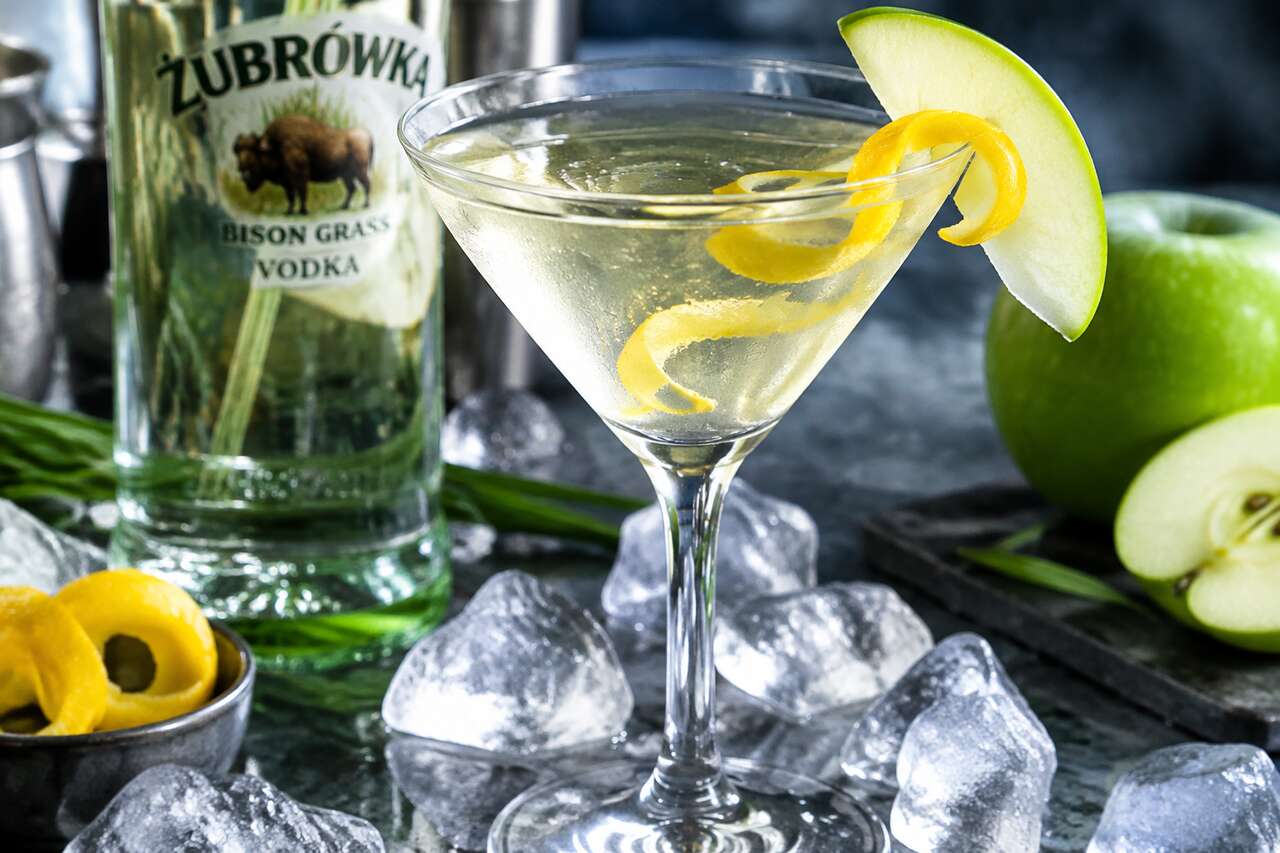 Recette du Zubrowka Martini : le cocktail élégant à la vodka polonaise